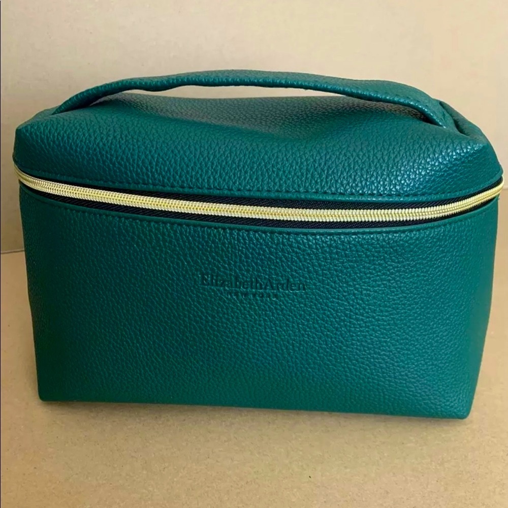 Elizabeth Arden Evergreen Cosmetic Bag. Size 8.5" wide x 5" tall x 3.5" deep New